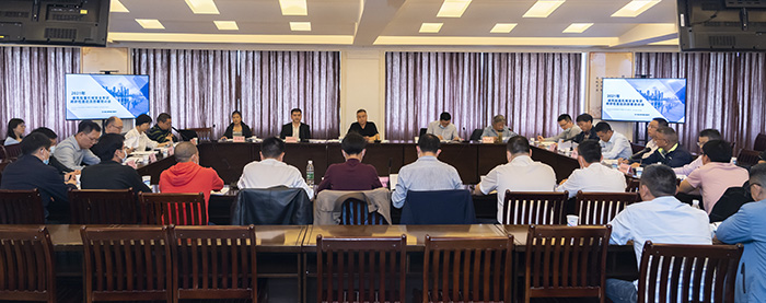 建筑起重机械安全专项整治调研检查动员培训会召开